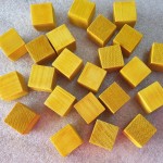 2cm wooden cubes - YELLOW. Pack of 100